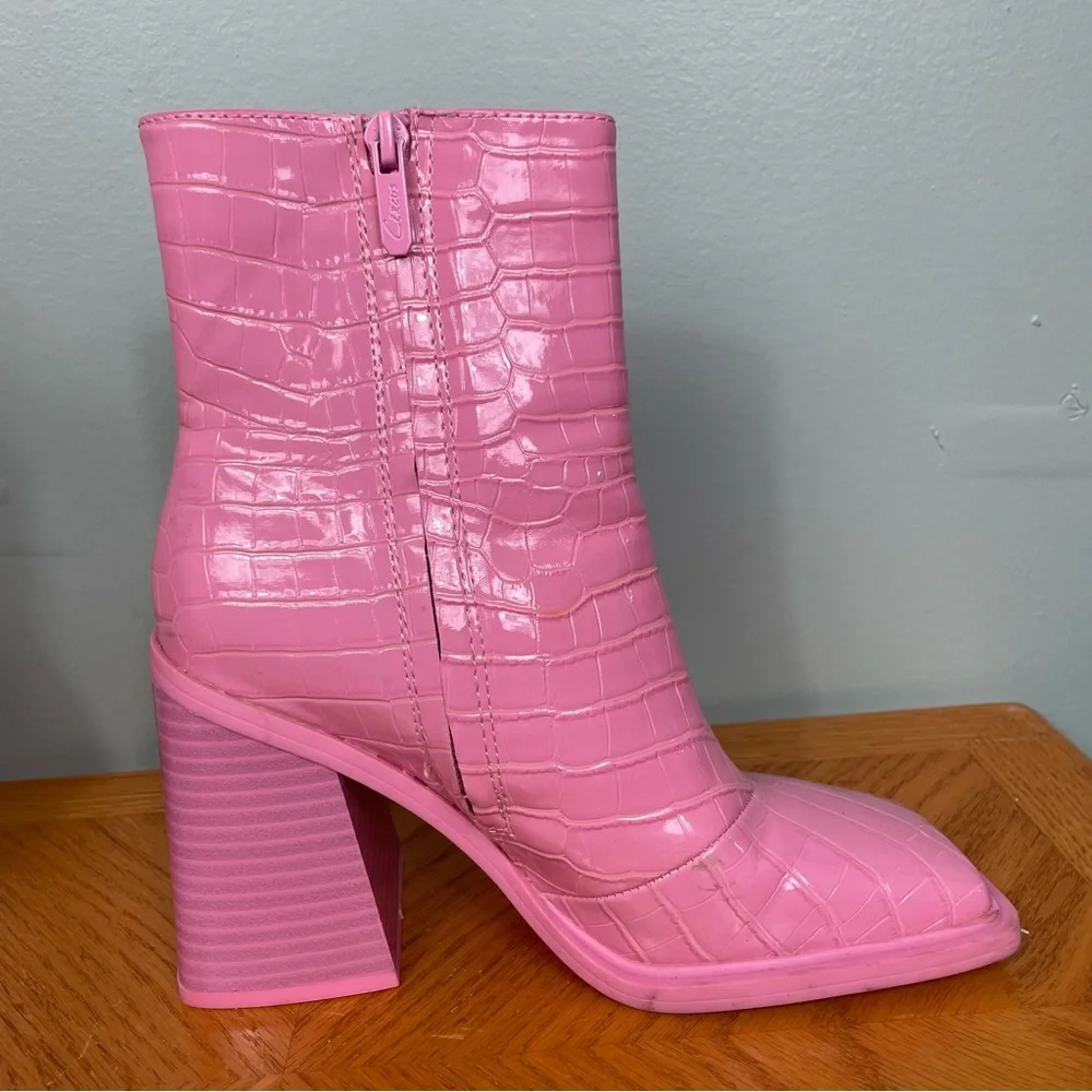 Circus by Sam Edelman Pink Croc Layla Embossed Block Heel‎ Bootie Boot Size 6